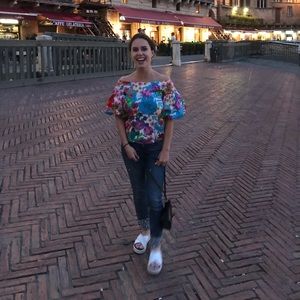 Meet your Posher, Alice